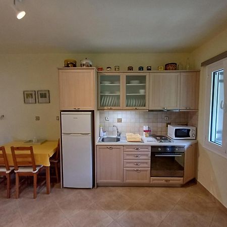 Ktima Pyroessa Apartments - Yellow Apartment Thanos ภายนอก รูปภาพ